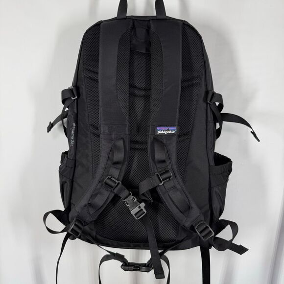 Patagonia black backpack atacama 28L 17x11x7” - Picture 2 of 9